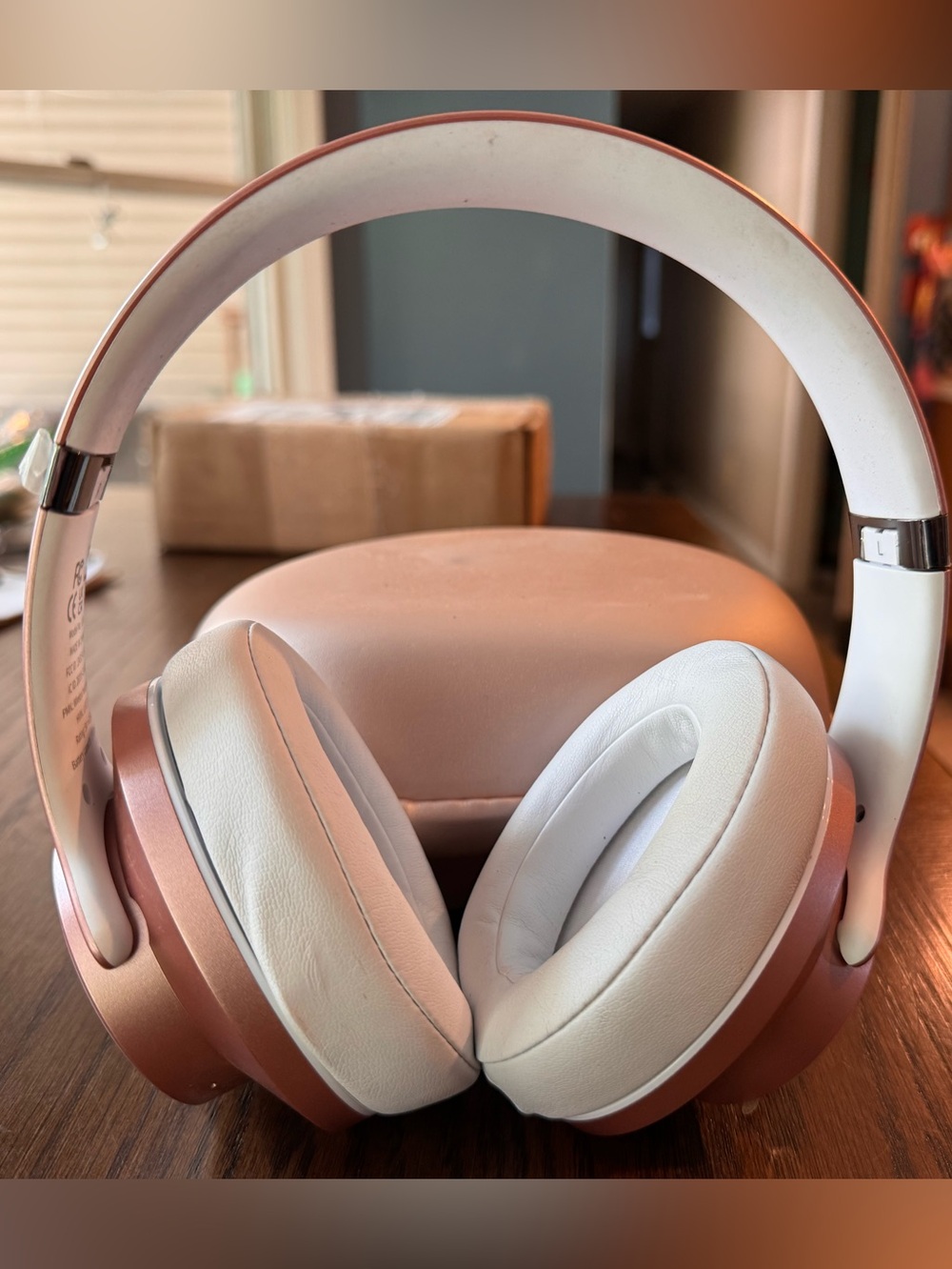 Doqaus Wireless Over-Ear Headphones in Rose Gold and White